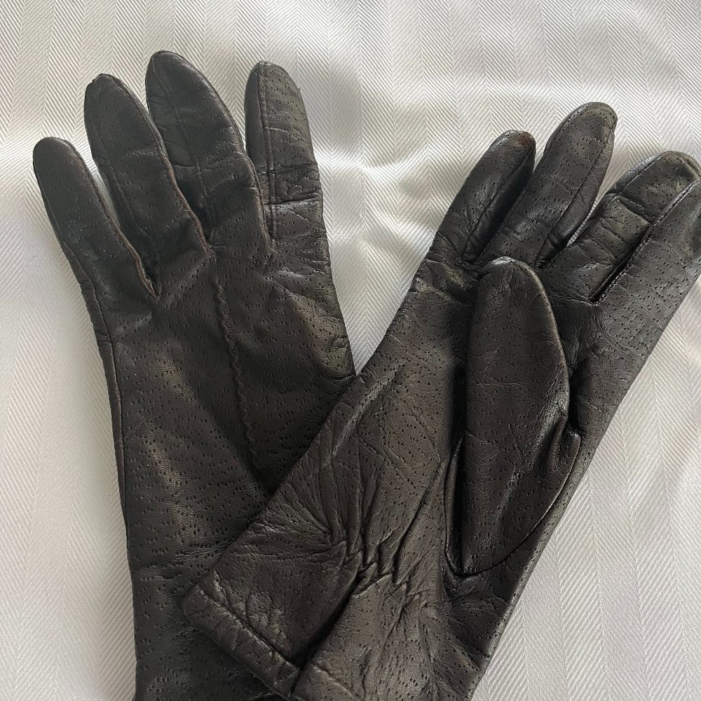 Brown leather gloves